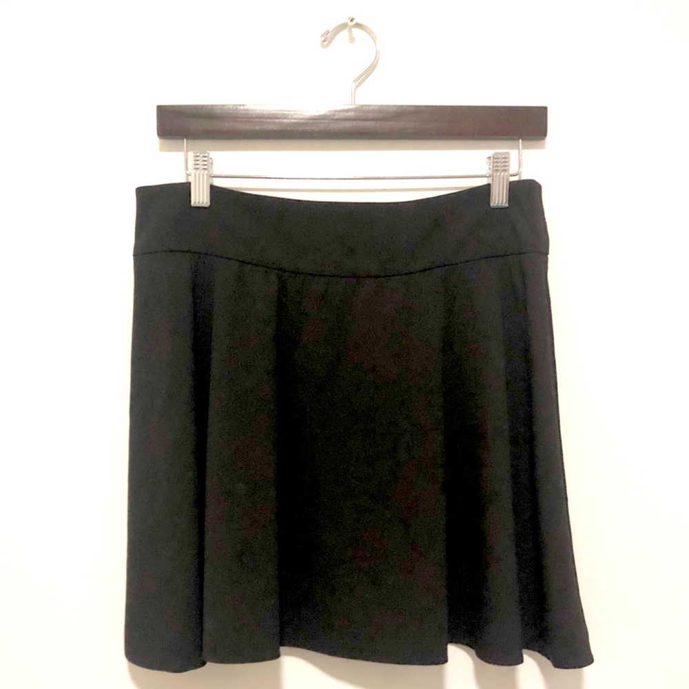 Alice + Olivia black mini skirt size 6